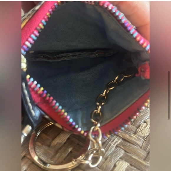 Dooney & Bourke heart 💜 coin purse with key ring/zipper pull - Picture 10 of 12